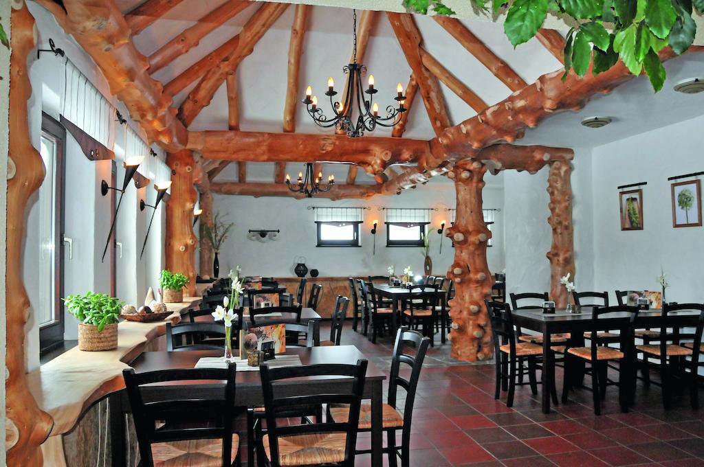 Feriendorf Auenland Eisfeld Esterno foto